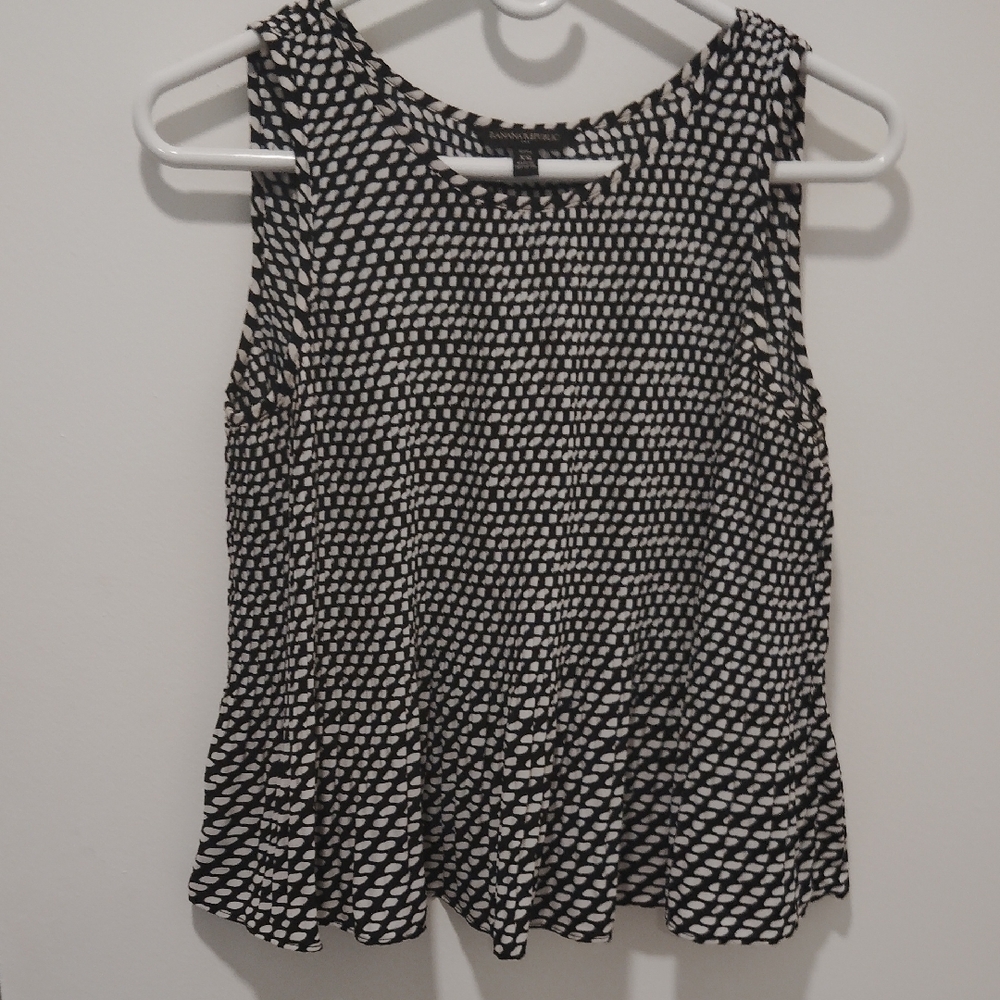 Banana Republic - Black and White Sleeveless Dressy Top